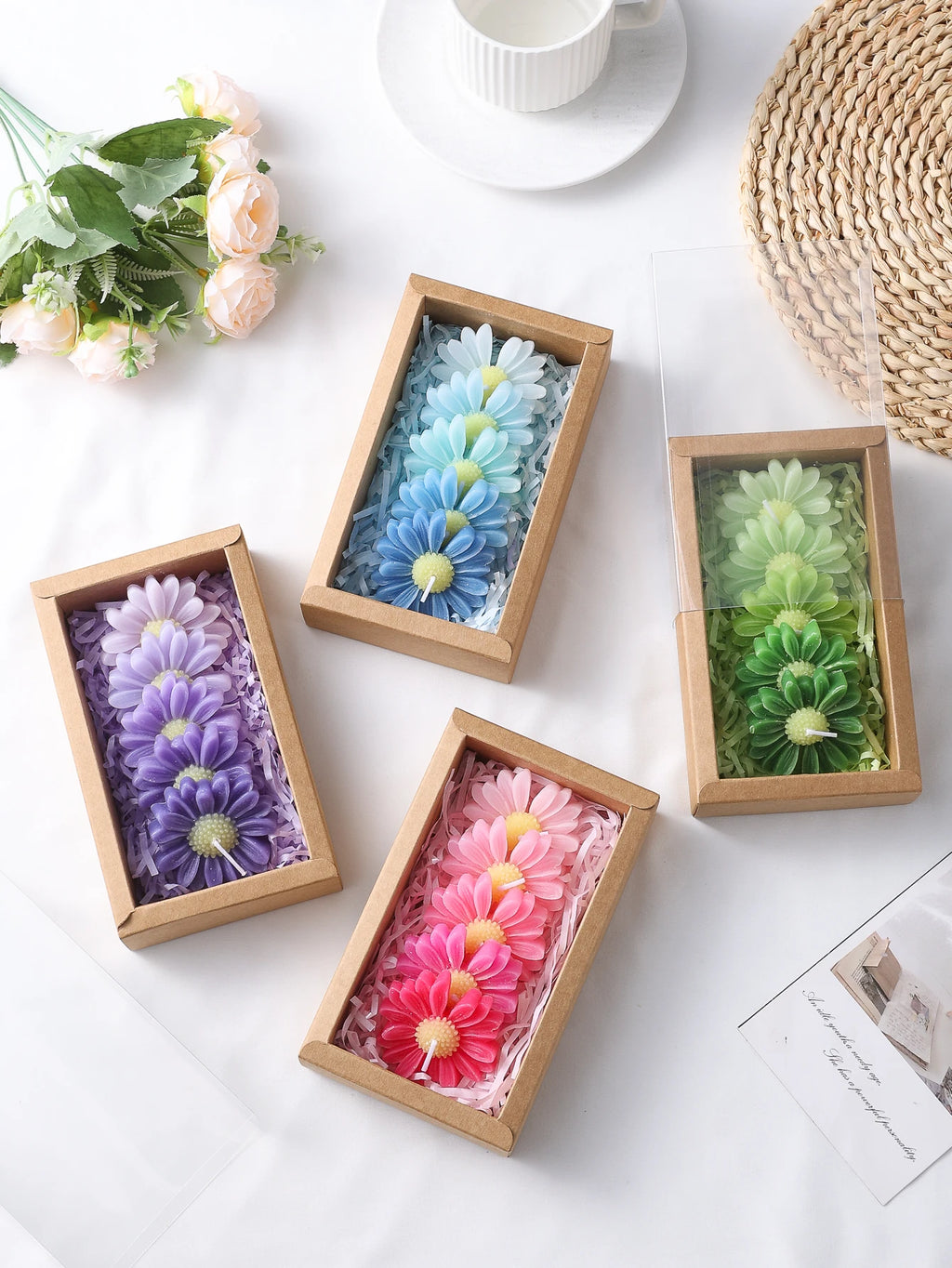5-Piece Gradient Macaron Daisy Scented Soy Wax Candles Set, Elegant Floral Scented Gift Box, Perfect for Home Decor and Relaxati