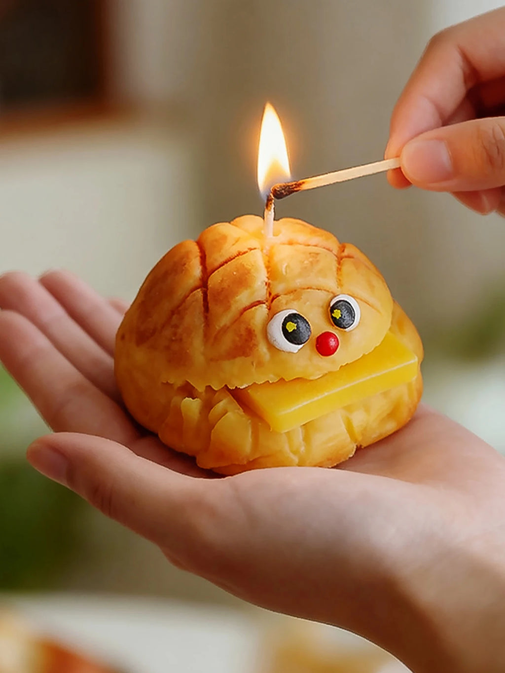 Simulated Bread Series Scented Candles, Cute Cartoon Design, Milk and Coffee Fragrance, Natural Soy Wax, Smoke-Free, Warm and Cozy Room Decoration. Creative Gifts for Mother's Day, Birthdays, Housewarming, and Wedding Favors,