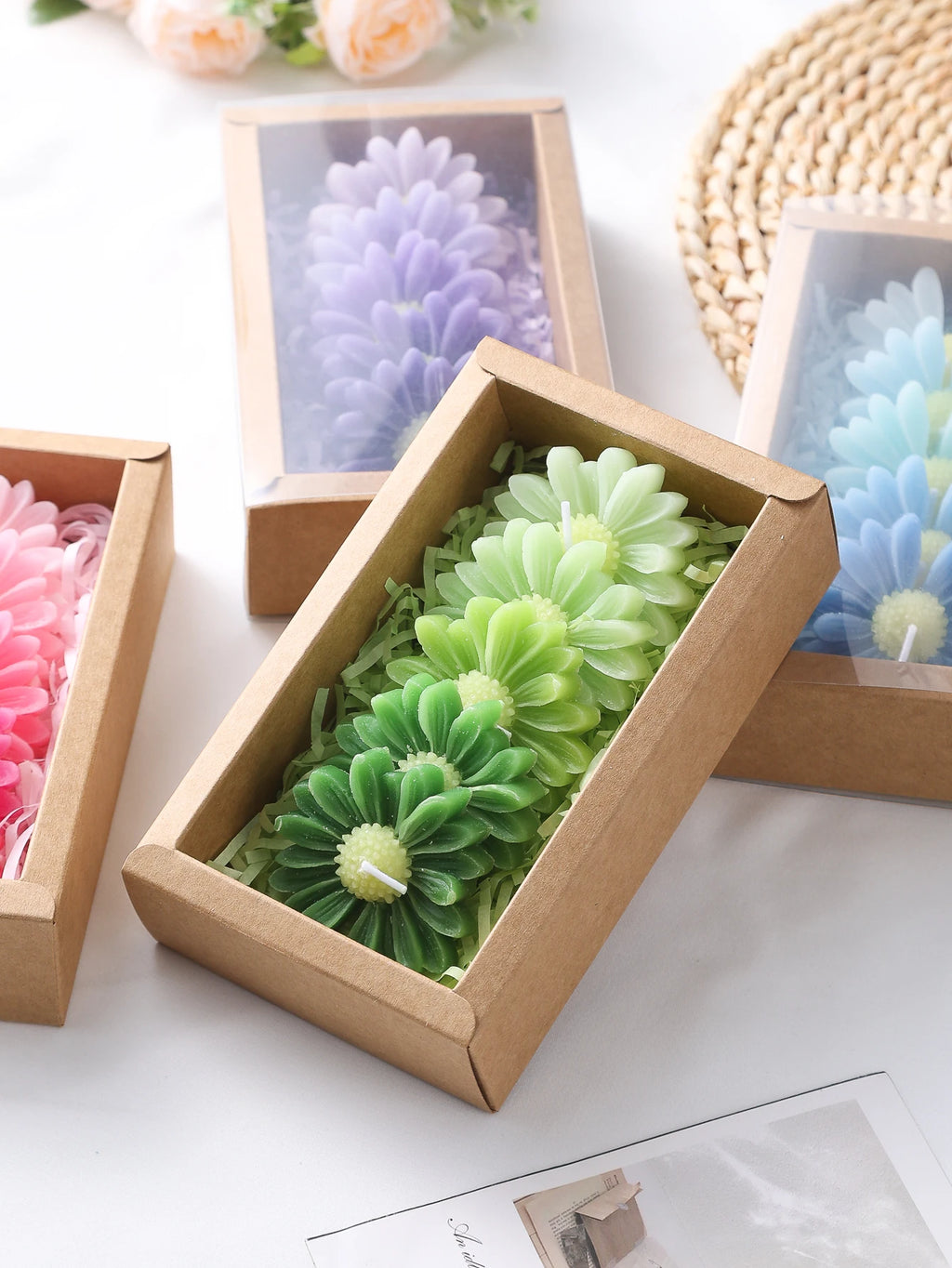 5-Piece Gradient Macaron Daisy Scented Soy Wax Candles Set, Elegant Floral Scented Gift Box, Perfect for Home Decor and Relaxati