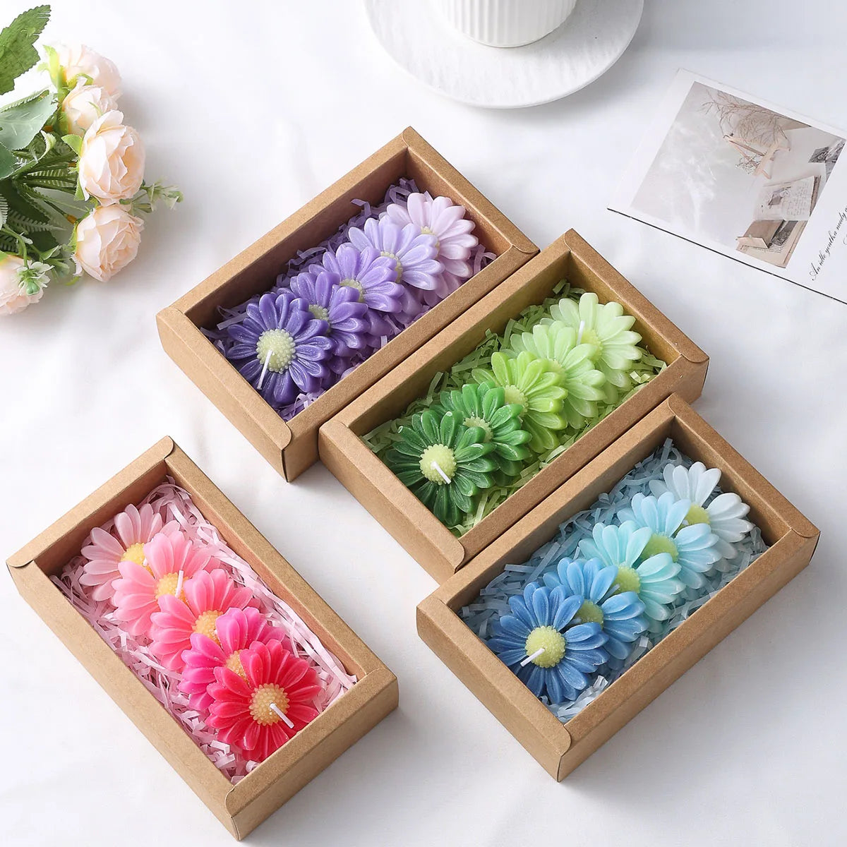 5-Piece Gradient Macaron Daisy Scented Soy Wax Candles Set, Elegant Floral Scented Gift Box, Perfect for Home Decor and Relaxati