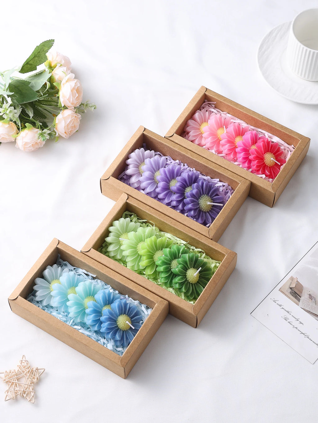 5-Piece Gradient Macaron Daisy Scented Soy Wax Candles Set, Elegant Floral Scented Gift Box, Perfect for Home Decor and Relaxati