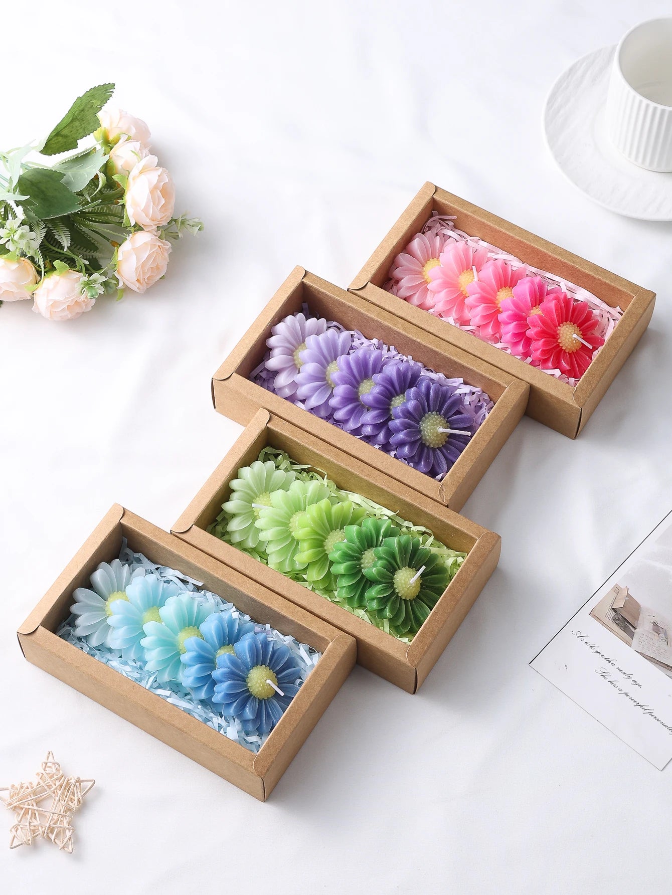 5-Piece Gradient Macaron Daisy Scented Soy Wax Candles Set, Elegant Floral Scented Gift Box, Perfect for Home Decor and Relaxati